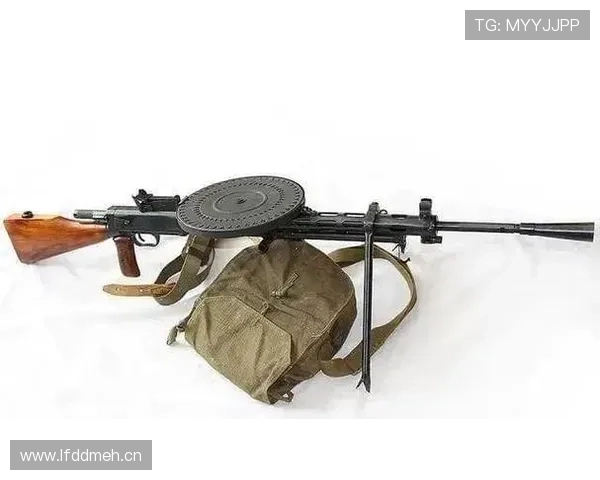 巴尔韦德高位压迫与反击推进中的战术作用解析 巴尔韦德高位压迫与反击推进中的战术作用解析