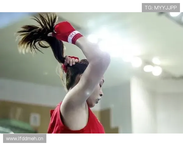 常园赛场上拼命像打工人，私下把豪宅当咖啡馆——看着就扎心