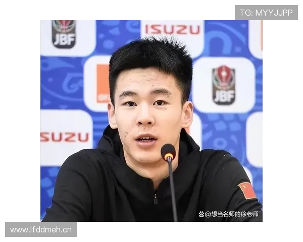 郭昊文人设分裂得有点离谱，场上像拼命三郎，私下像顶级富豪日常